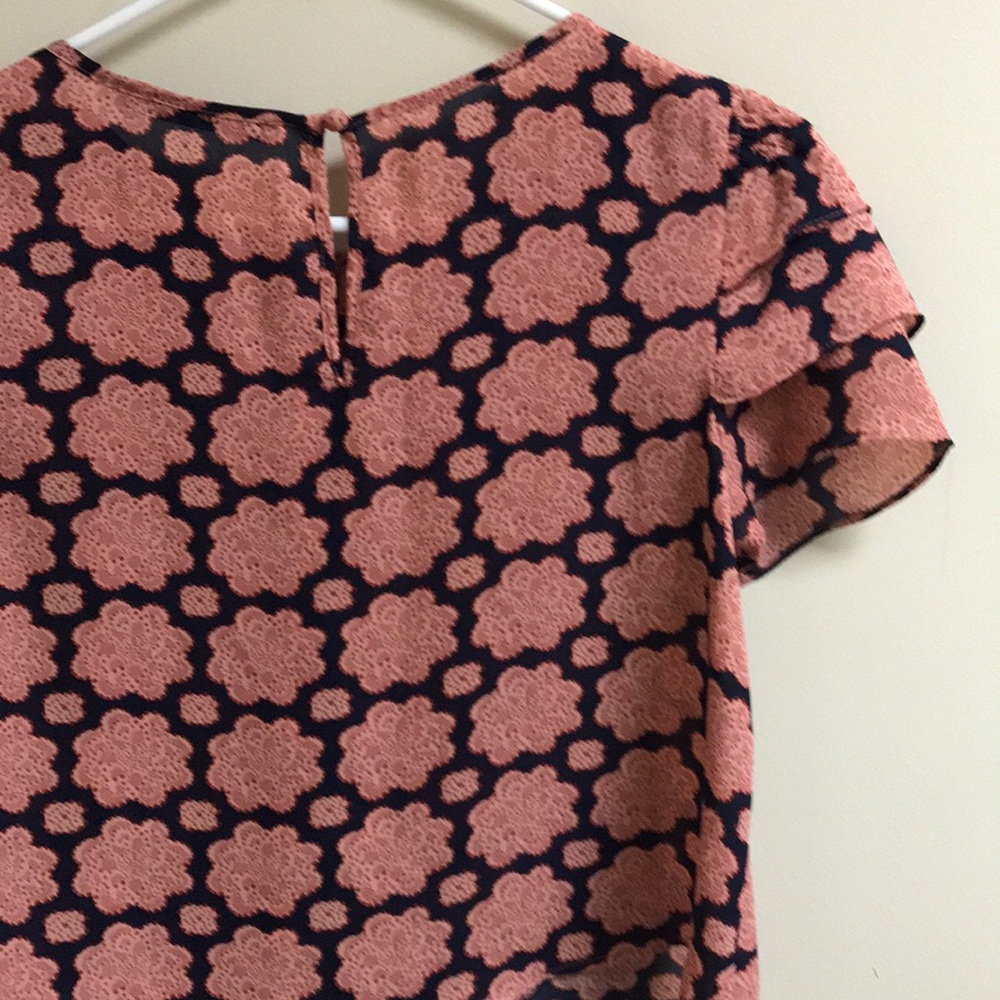 Cute patterned top - Picture 3 of 3
